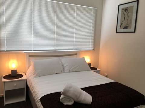 4 At 8 Townhouse Newcastle St - Your Accommodation 2