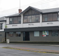 Bridge Hotel - Your Accommodation