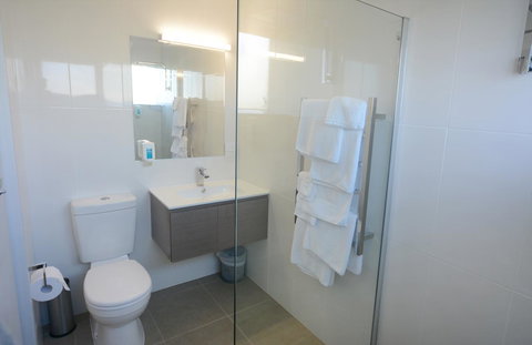 Bridge Hotel - Your Accommodation 4