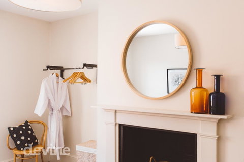 Devine Stays - Westside Apartment On Elizabeth - Your Accommodation 6