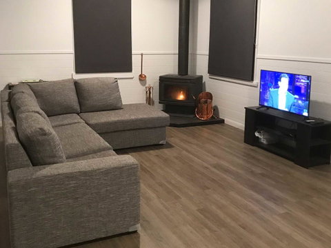 Derby Digs Cottage - Your Accommodation 3