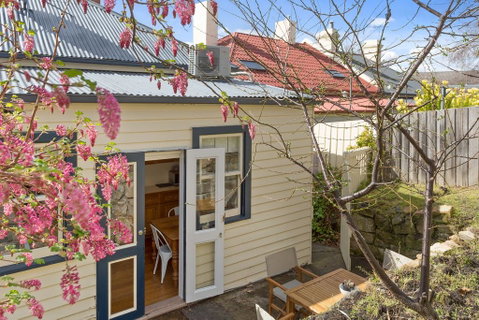 WEST NEST | Classic 3BR Hobart Terrace BEST Location, View, Close To City - Your Accommodation 19