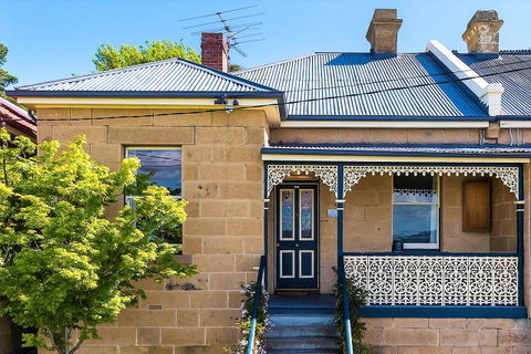 WEST NEST | Classic 3BR Hobart Terrace BEST Location, View, Close To City - Your Accommodation 0