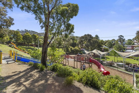 WEST NEST | Classic 3BR Hobart Terrace BEST Location, View, Close To City - Your Accommodation 29