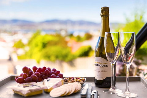 WEST NEST | Classic 3BR Hobart Terrace BEST Location, View, Close To City - Your Accommodation 28