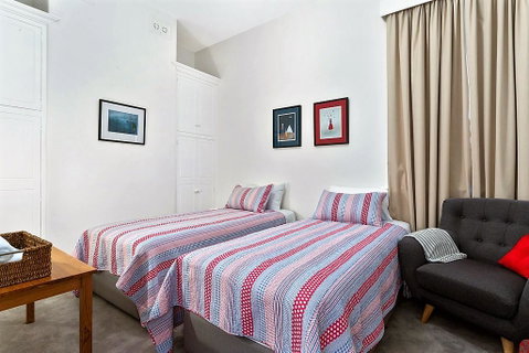 WEST NEST | Classic 3BR Hobart Terrace BEST Location, View, Close To City - Your Accommodation 12