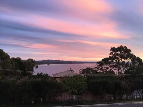 GRANITE BEACH HOUSE @ Bay Of Fires - Your Accommodation 0