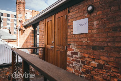 Devine Stays - Hayloft On ELizabeth - Your Accommodation 10