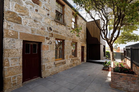 Blue Magnolia - Your Accommodation 2