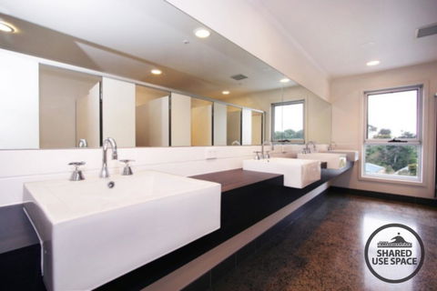 The Island Accommodation - Your Accommodation 4