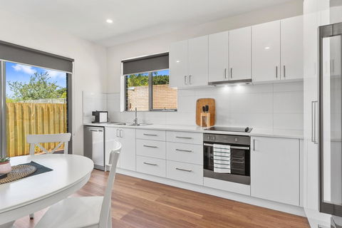 Rosewater Townhouses Dromana - Your Accommodation 8