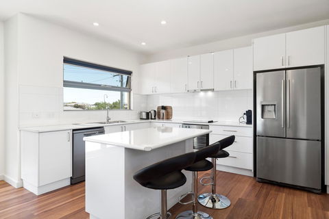 Rosewater Townhouses Dromana - Your Accommodation 23