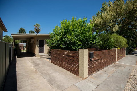 Flora Hill Creek Views - Your Accommodation 16