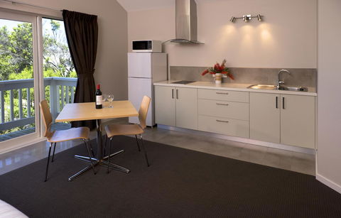 Boathouse Resort Studios And Suites - Your Accommodation 23