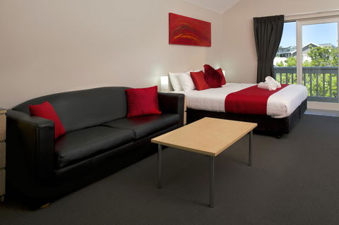 Boathouse Resort Studios And Suites - Your Accommodation 15