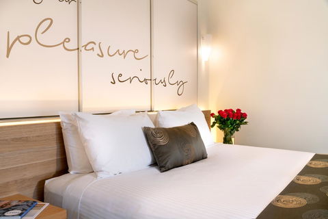 Boathouse Resort Studios And Suites - Your Accommodation 6