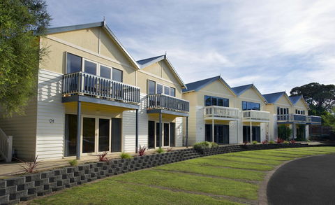 Boathouse Resort Studios And Suites - Your Accommodation 13