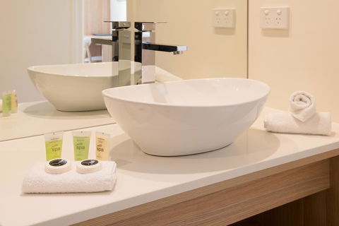 Boathouse Resort Studios And Suites - Your Accommodation 25
