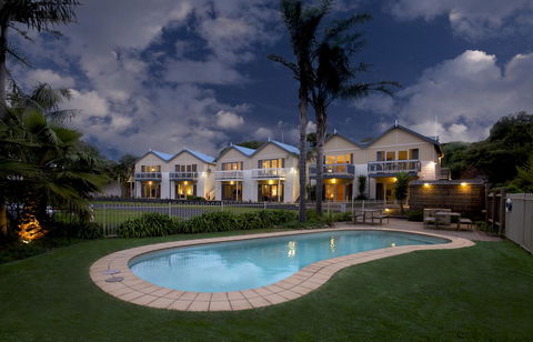 Boathouse Resort Studios And Suites - Your Accommodation 12