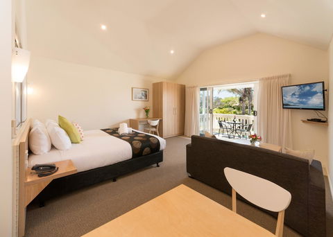 Boathouse Resort Studios And Suites - Your Accommodation 27