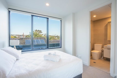Poplar Apartments - Your Accommodation 9