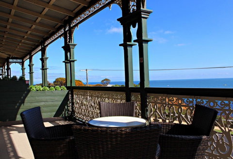 The Royal Hotel Mornington - Your Accommodation 15