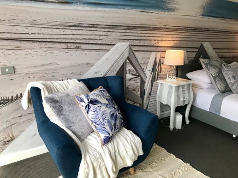 Lorne World - Your Accommodation 1