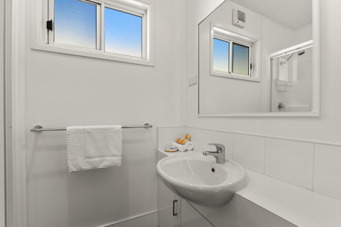 Bright Riverside Holiday Park - Your Accommodation 8