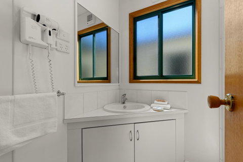 Bright Riverside Holiday Park - Your Accommodation 44