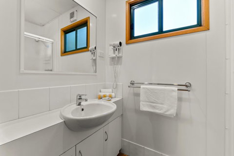 Bright Riverside Holiday Park - Your Accommodation 20