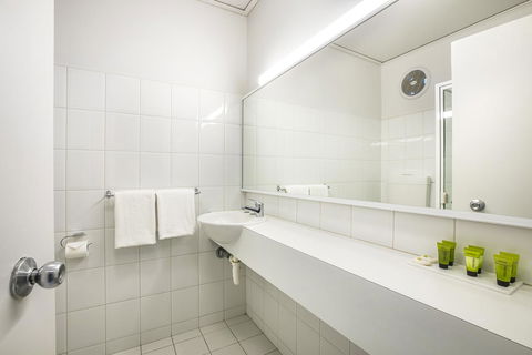 Nightcap At Matthew Flinders Hotel - Your Accommodation 16