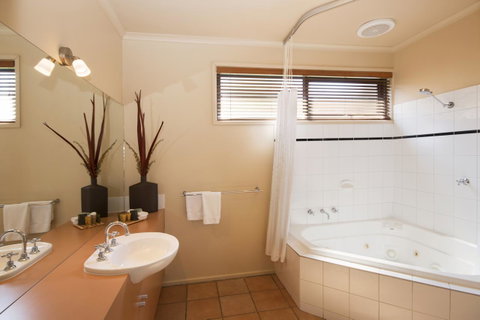Lorne Surf Apartments - Your Accommodation 32