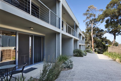 Lorne Surf Apartments - Your Accommodation 0