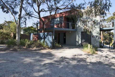 Lorne Surf Apartments - Your Accommodation 8