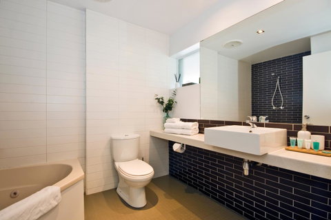 Lorne Bay View Motel - Your Accommodation 8