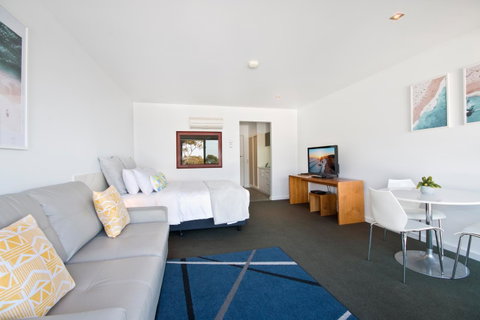 Lorne Bay View Motel - Your Accommodation 10