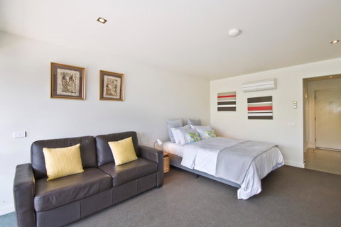 Lorne Bay View Motel - Your Accommodation 23