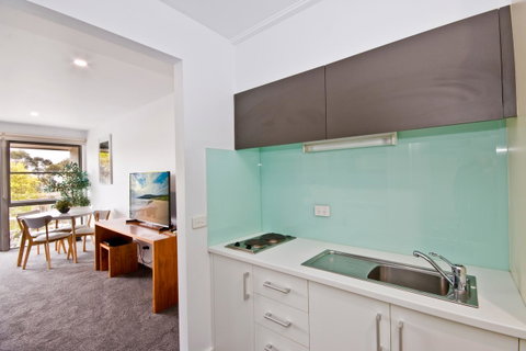 Lorne Bay View Motel - Your Accommodation 16