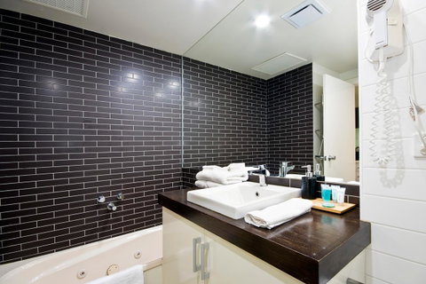 Lorne Bay View Motel - Your Accommodation 39