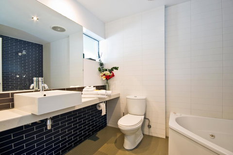 Lorne Bay View Motel - Your Accommodation 5