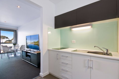 Lorne Bay View Motel - Your Accommodation 1