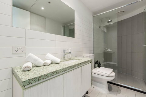2Bedroom Apartment With Views In Docklands Next To CBD & Marvel Stadium - Your Accommodation 13