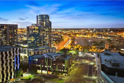 2Bedroom Apartment With Views In Docklands Next To CBD & Marvel Stadium - Your Accommodation 21