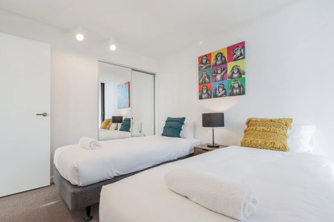 2Bedroom Apartment With Views In Docklands Next To CBD & Marvel Stadium - Your Accommodation 11