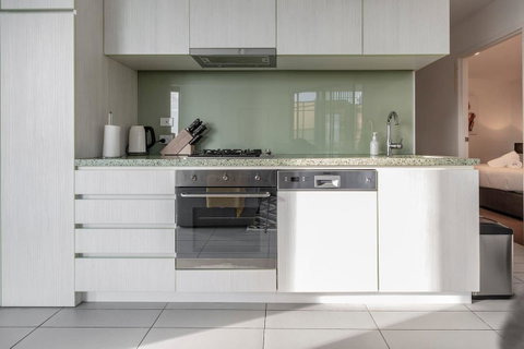 2Bedroom Apartment With Views In Docklands Next To CBD & Marvel Stadium - Your Accommodation 6