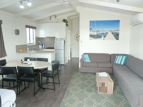 Apollo Bay Waterfront Motor Inn - Your Accommodation 17