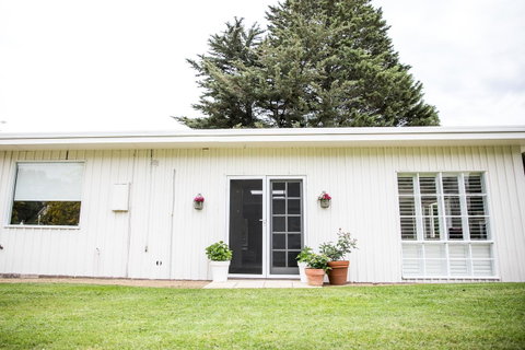 The Cottage - Your Accommodation 9