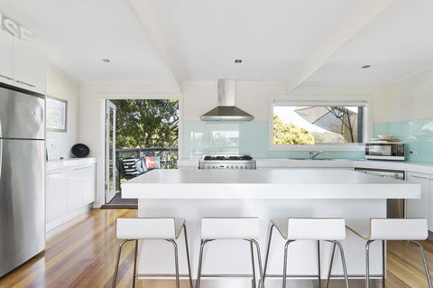 Front Beach House - Your Accommodation 2
