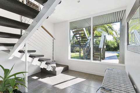 Front Beach House - Your Accommodation 18