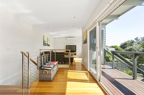 Front Beach House - Your Accommodation 14